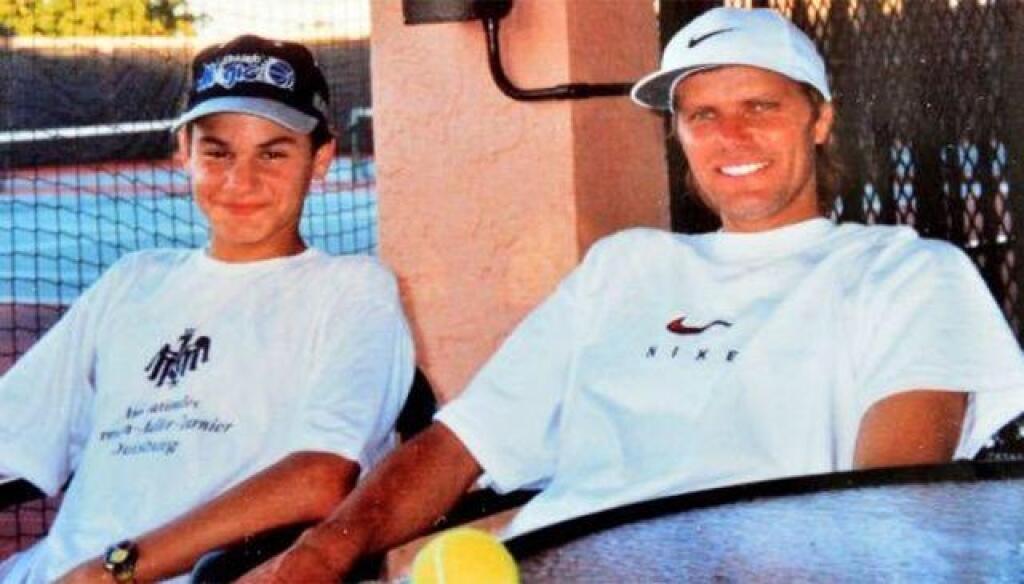 Roger Federer s Petrom Carterom.