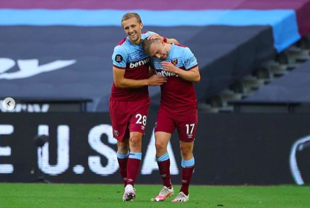 Niekoľko mesiacov po vysnívanom prestupe českého futbalistu Tomáša Součeka do West Hamu United sa upiekol ďalší prestup.