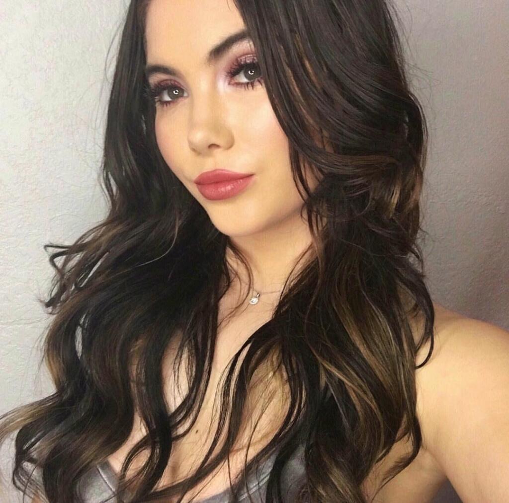 Sexi McKayla Maroney sa opäť vyz'vyvo prezentuje na sociálnych sieťach.