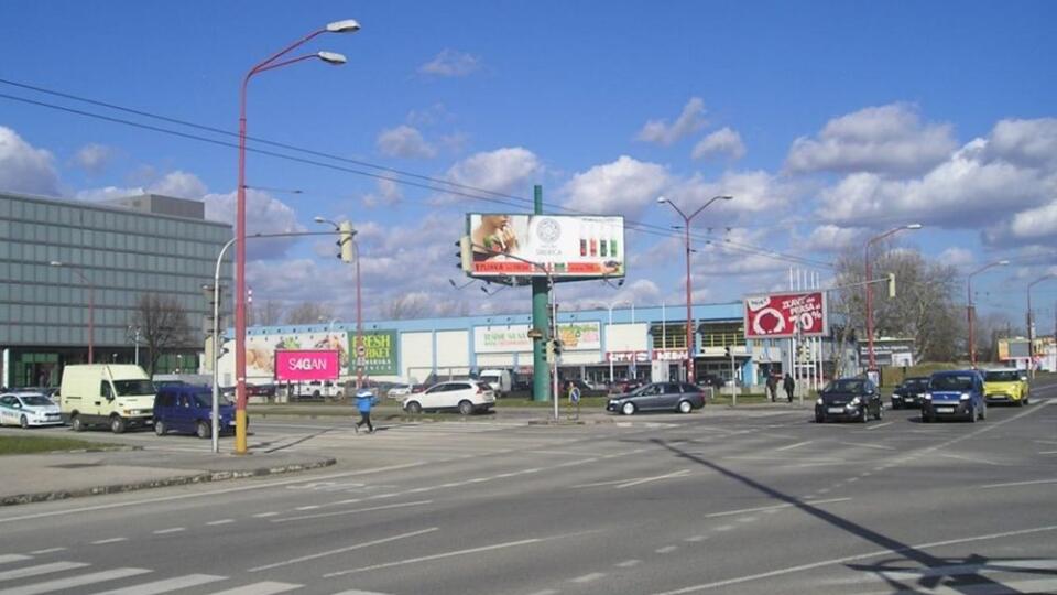 Investor už navrhol, ako prestavia Freshmarket na úrady - Starú Ikeu pre klientské centrum zvýši o jedno podlažie, vzniknú aj obchody