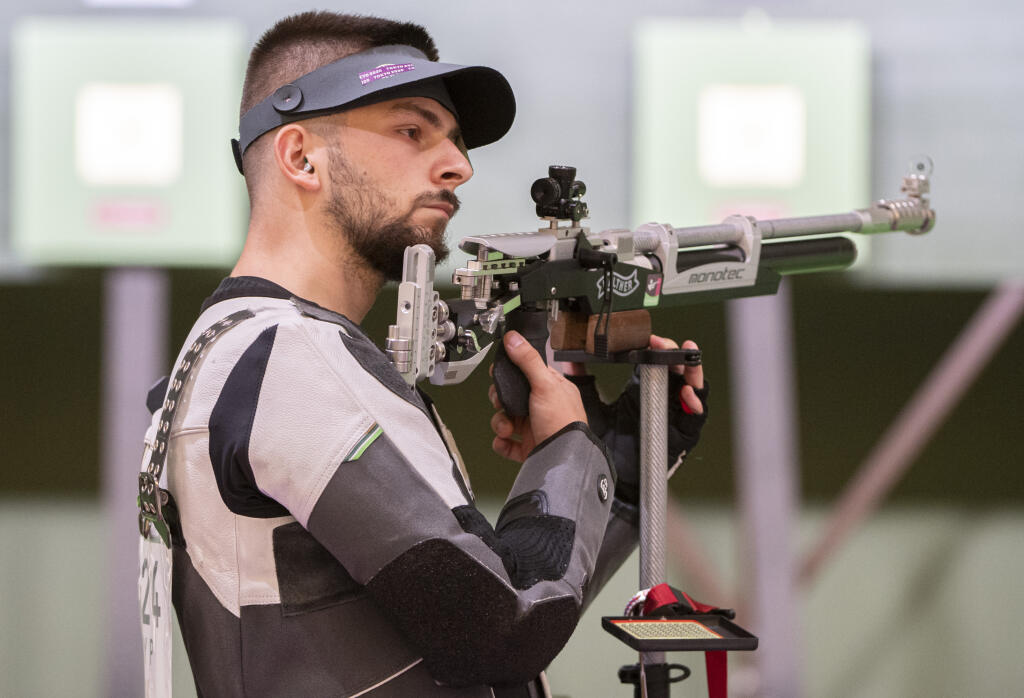 Na snímke slovenský reprezentant v športovej streľbe Patrik Jány počas kvalifikácie vo vzduchovej puške na 10 metrov počas XXXII. letných olympijských hier v Tokiu v nedeľu 25. júla 2021. FOTO TASR - Martin Baumann