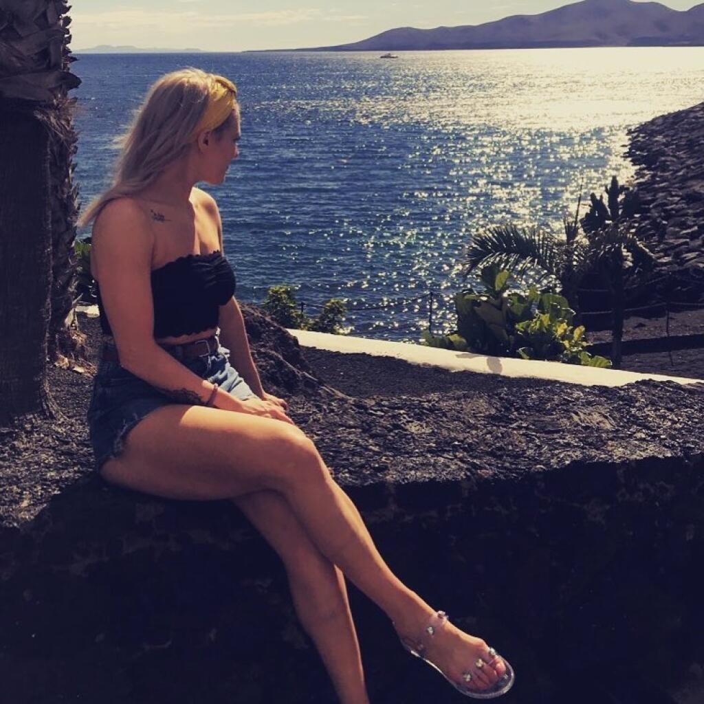Sexi Elise Christie sa po znásilnení neuzavrela do seba podávala na dráhe veľkolepé výkony.