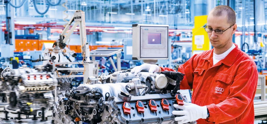 Production of the V10 with FSI technology at AUDI HUNGARIA Motor Kft. in Györ