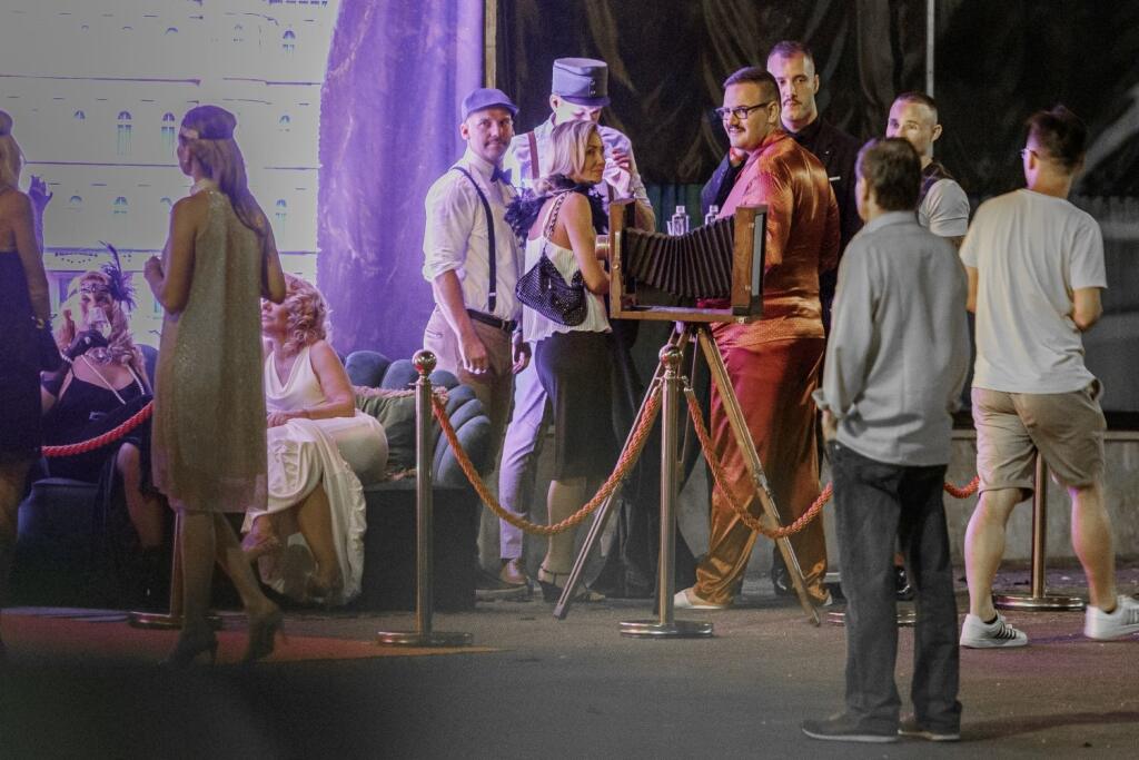 Takto to vyzeralo na oslave v plnom prúde.