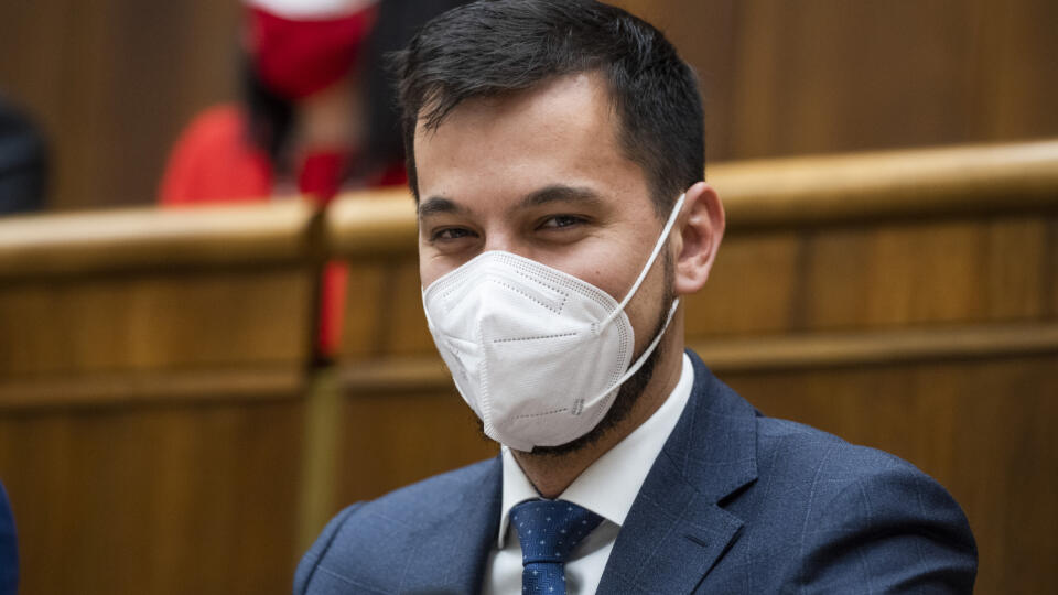 Na snímke podpredseda NRSR Juraj Šeliga (Za ľudí) počas 27. schôdze parlamentu, na ktorej sa rokuje o programovom vyhlásení vlády SR v Bratislave 30. apríla 2021. FOTO TASR - Jaroslav Novák