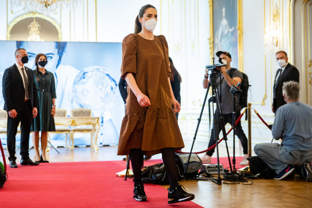 Petra Vlhová absolvovala stretnutie s predsedom Národnej rady Slovenskej republiky Borisom Kollárom a následnú tlačovú konferenciu v priestoroch Bratislavského hradu. Na snímke Petra Vlhová.