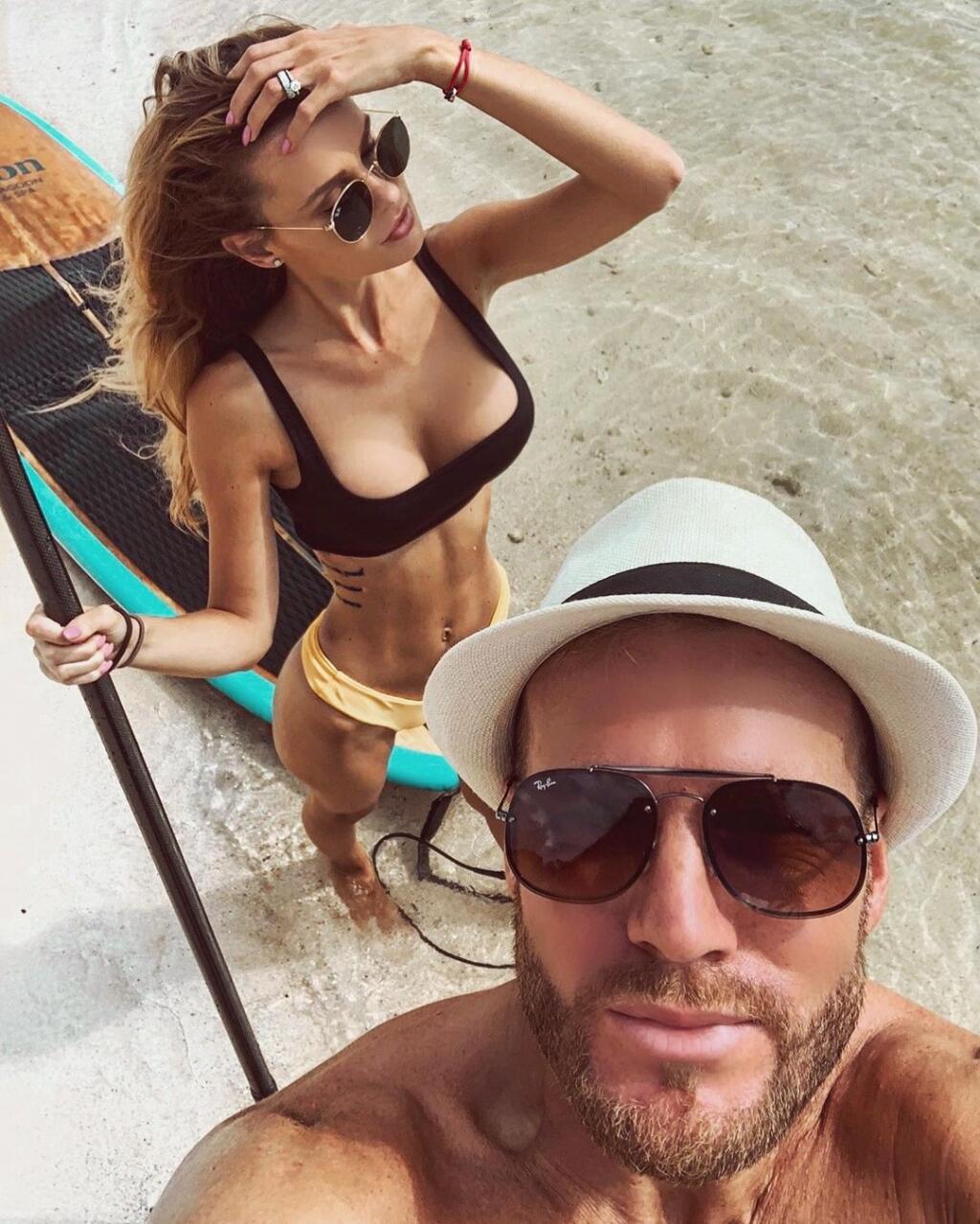 Aj manželka futbalistu Adama Nemca rada dráždi svojich followerov na instagrame. Aj v roku 2020 rada predviedla svoje upravené prsia.