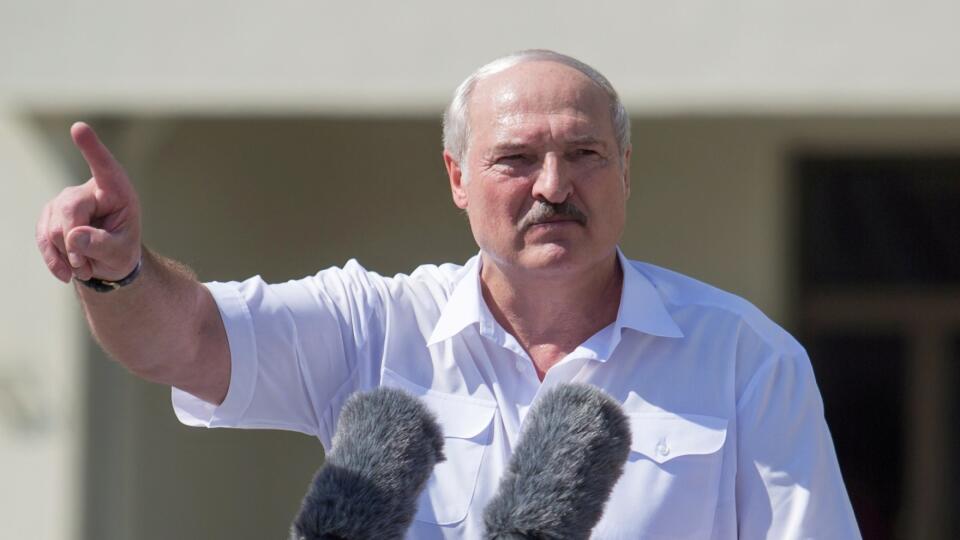Alexandr Lukašenko demonštruje svoju silu, pravdou však je, že režim nemá podporu ľudí.