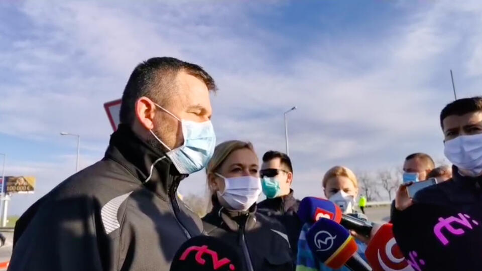Peter Pellegrini mal tlačovú konferenciu na hranici