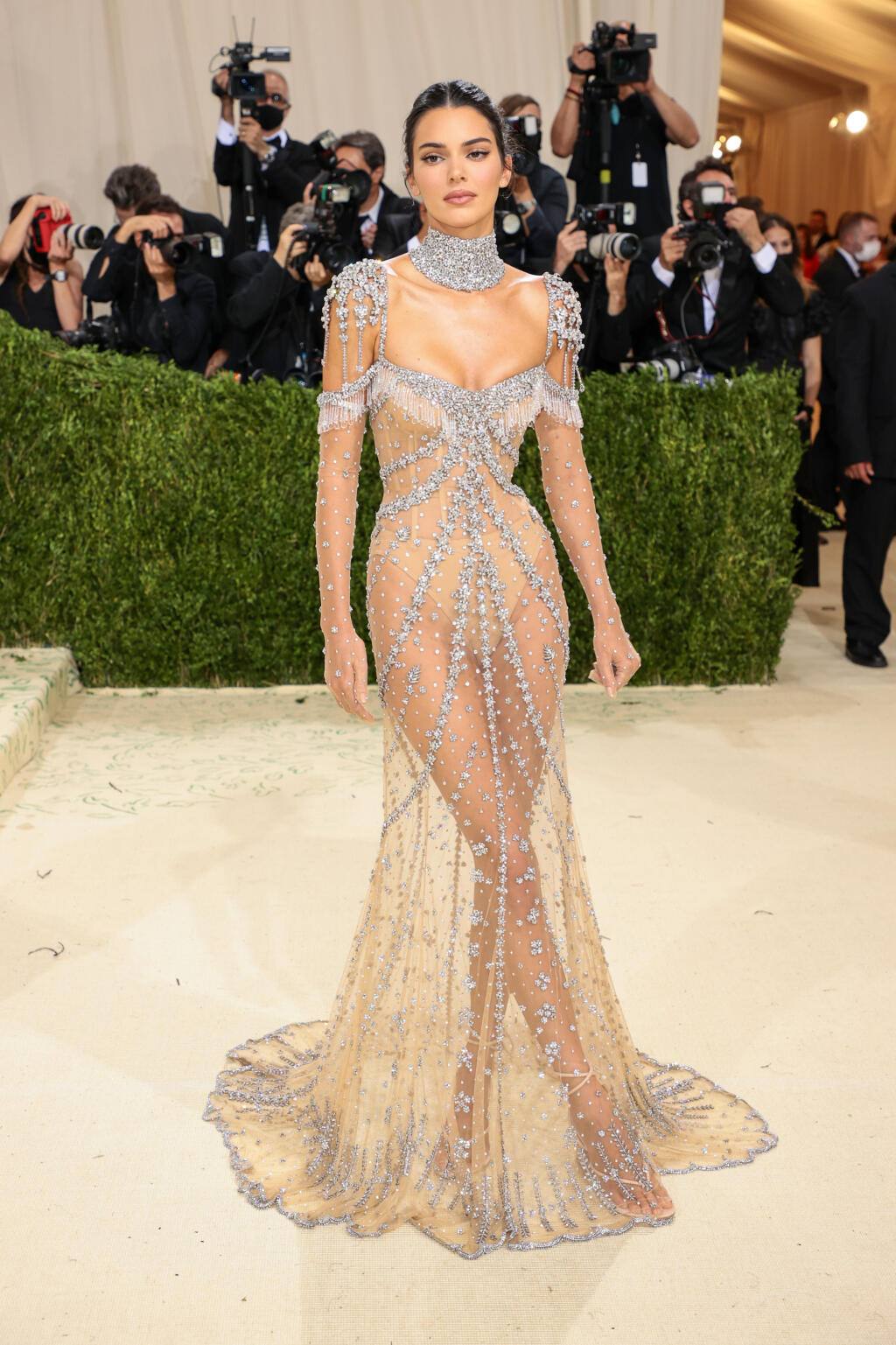Kendall Jenner v kreácii od Givenchy.