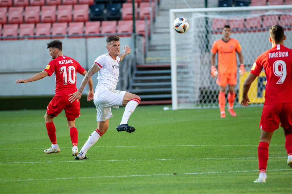 Škrtel pôsobil počas zápasu veľmi dominantne.