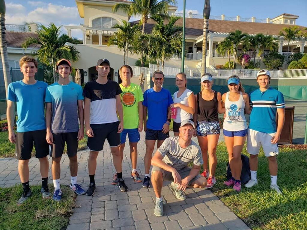 S mladými tenisovými talentami na sústredení na Floride.