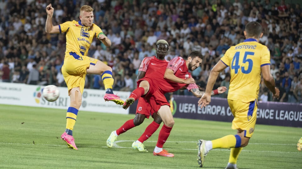 Sledujte spolu s nami online prenos z úvodného kola Niké ligy. Zemplín Michalovce hostí na domácom trávniku futbalistov Dunajskej Stredy.