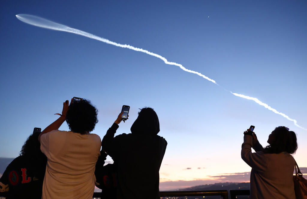 SpaceX Launches Falcon 9 Rocket