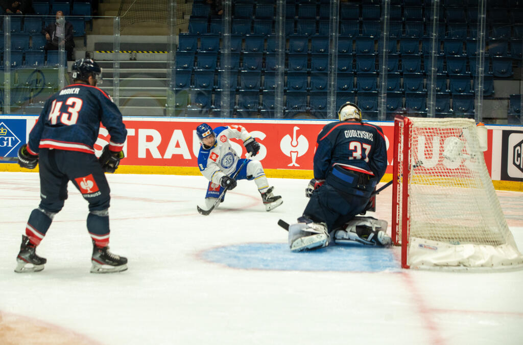 Slovan prehral s Leksandom 2:4.