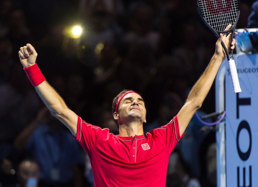 Roger Federer získal v Bazileji rekordný 10. titul.