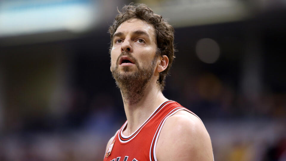 Pau Gasol rok nehral basketbal.