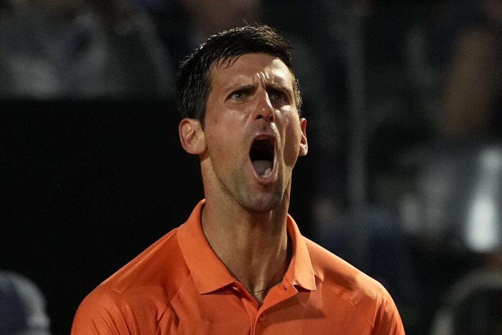 Svetová tenisová jednotka Novak Djokovič (34) vlastní v USA tri unikátne luxusné apartmány, ktoré si však veľmi užívať nemôže.