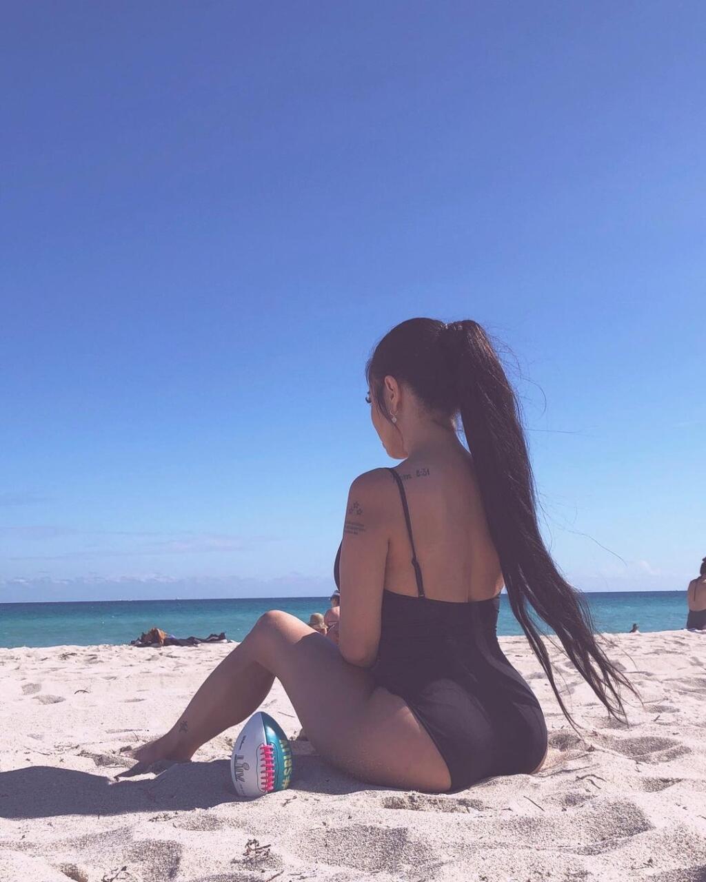 Jimena Sanchezová stíha aj fotiť provokatívne zábery pre svojich fanúšikov.
