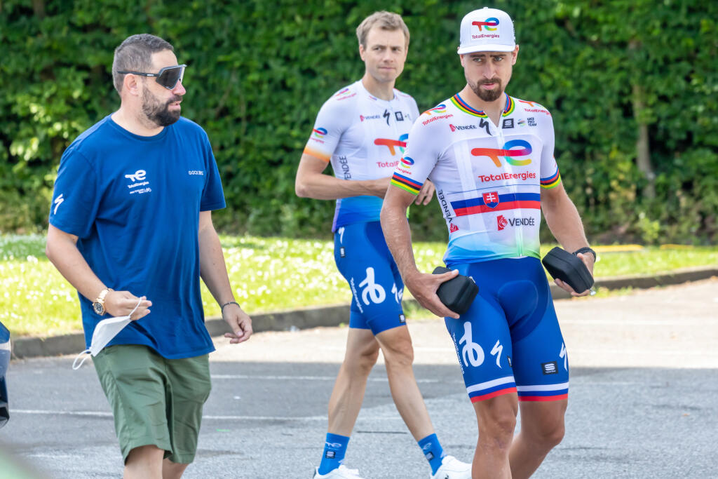 Sagan bol pred dnešnou úvodnou etapu skvele naladený. Úsmev mu však zmizol, pretože počas celého dňa pršalo.