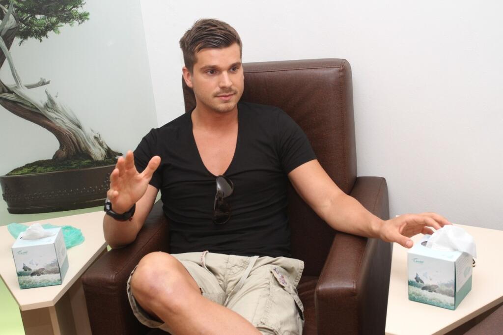 Odchovanec pražskej Sparty bol okrem futbalových schopností známy tým, že Sparty to vedel na večierkoch poriadne roztočiť. Bol pohľadný a niektoré ženy určite priťahovalo aj jeho karbónové Lamborghini, s ktorým ich rád vozil na párty.