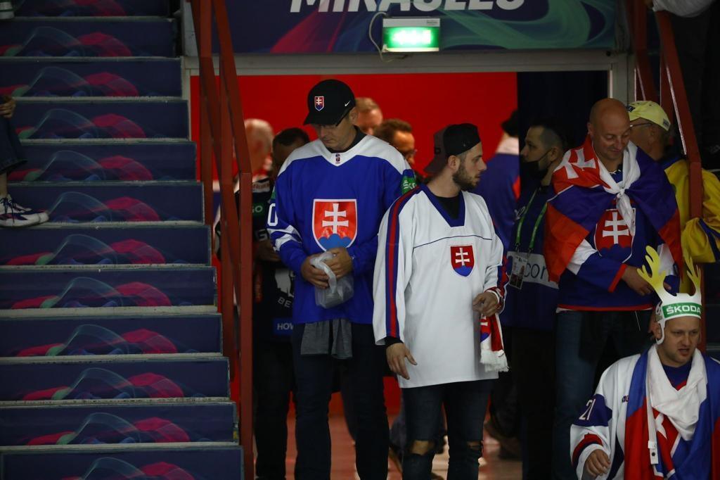 Takto prežíval otec Juraja Slafkovského úvodný zápas našich chlapcov na šampionáte.