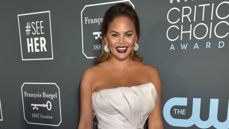 Modelka Chrissy Teigen.