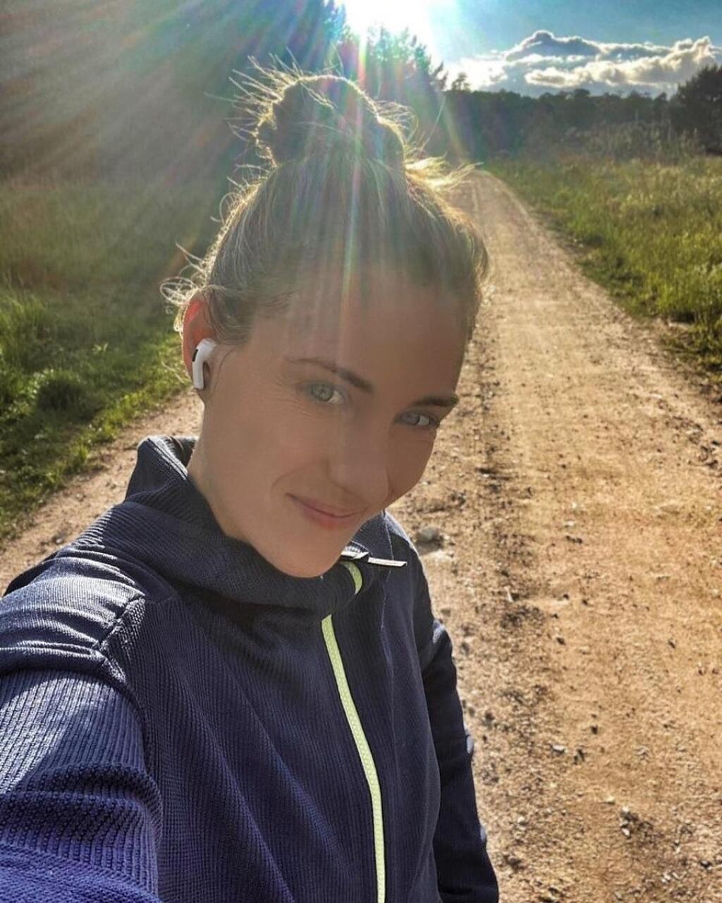 Nemka Angelique Kerberová maká aj v lete.