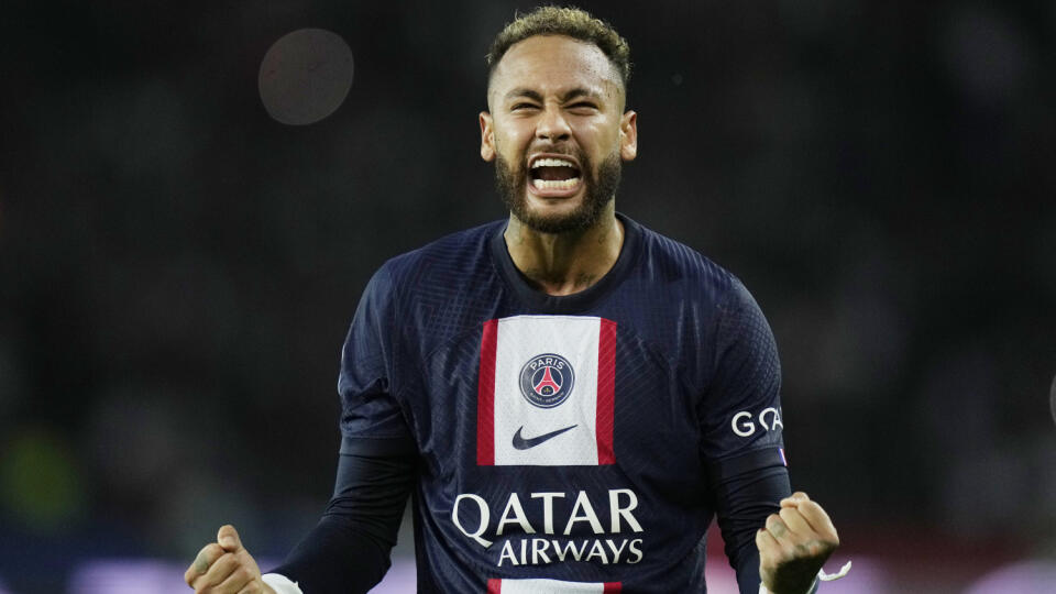 KK20 Paríž - Futbalista Neymar z PSG sa teší z gólu v zápase 11. kola francúzskej La Ligue 1 Paríž St. Germain – Olympique Marseille 16. októbra 2022 v Paríži.