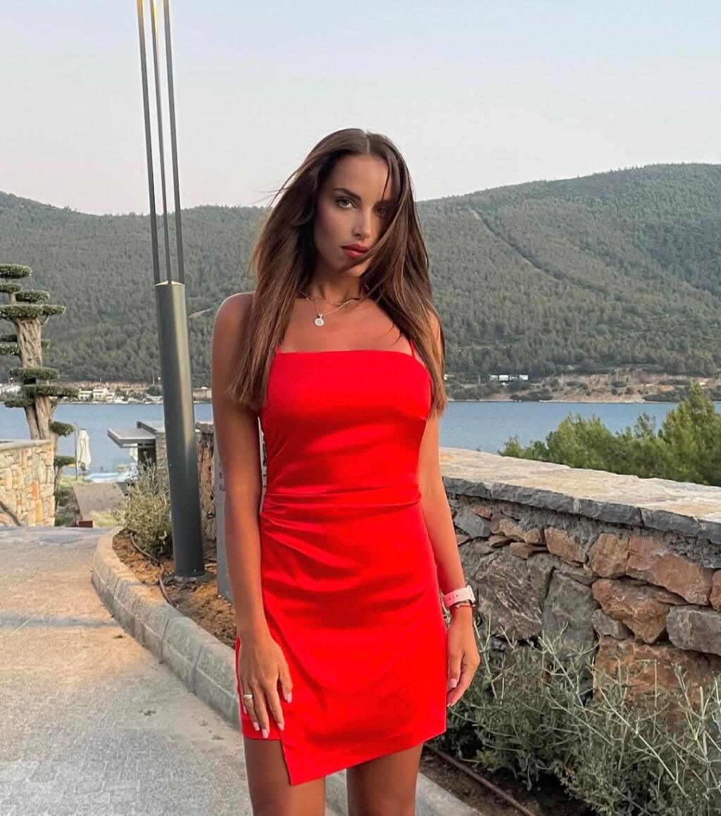 Mikrofón a kamery vymenila Leskovská za pláže a šum mora. Sexi športová moderátorka a reportérka odišla zrelaxovať, podľa jej záberov a informácií zo sociálnej siete si užíva v Turecku.