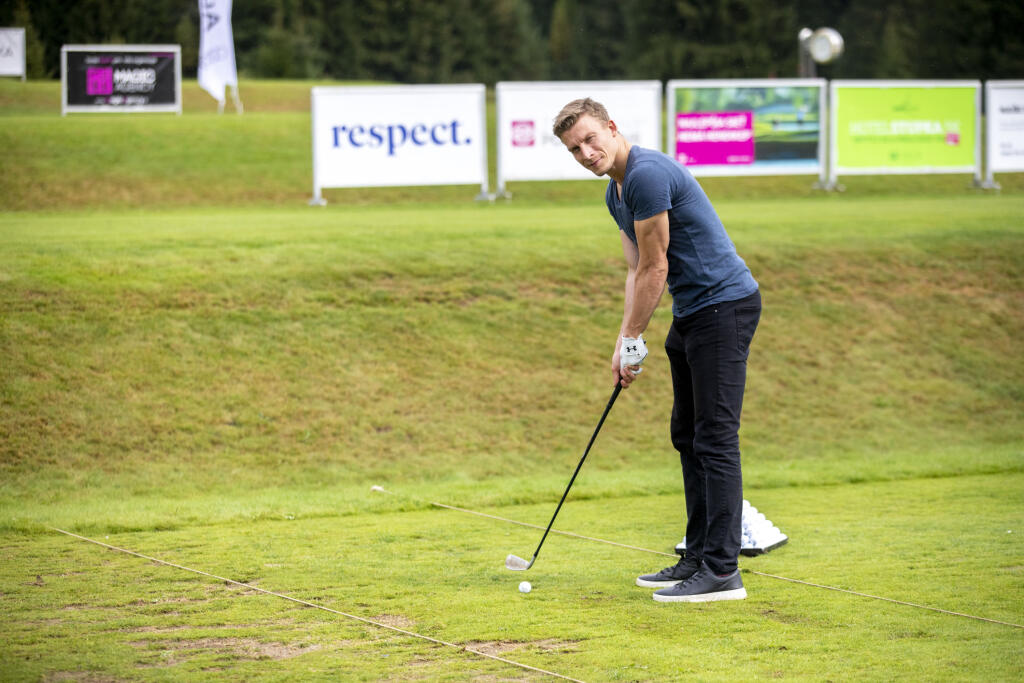 Charitatívny golfový turnaj na Táloch