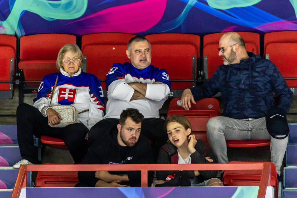 Na snímke je mama Tomáša Tatara Mária a jeho brat Tibor.