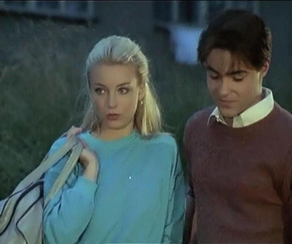 Krásna herečka Eva Vejmělková oslavuje významné životné jubileum, päťdesiat rokov.