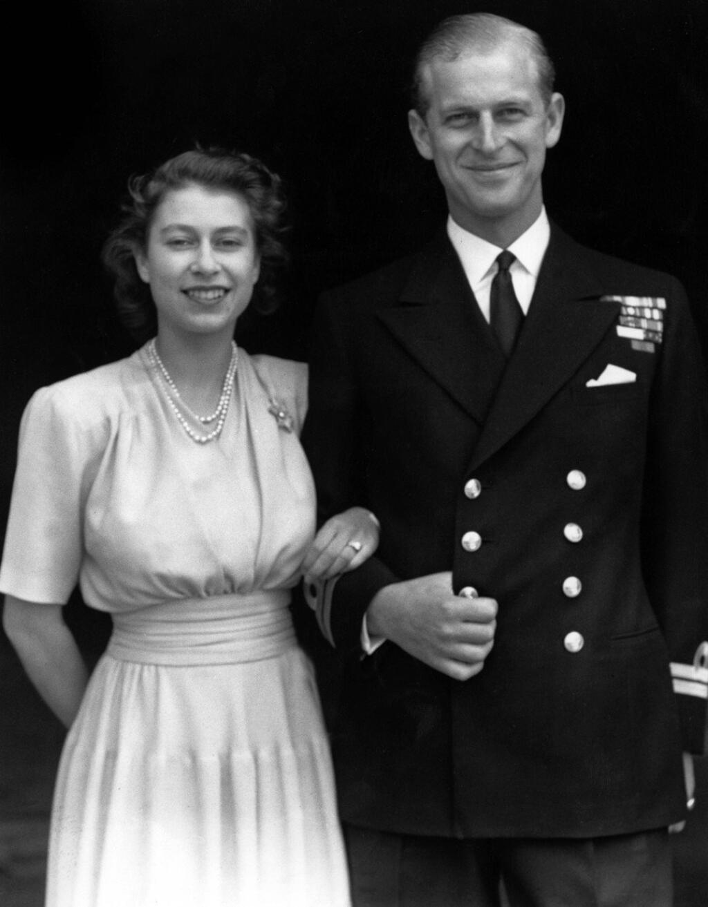 Princezná Elizabeth sa s budúcim manželom, princom Philipom, zoznámila už v roku 1934.