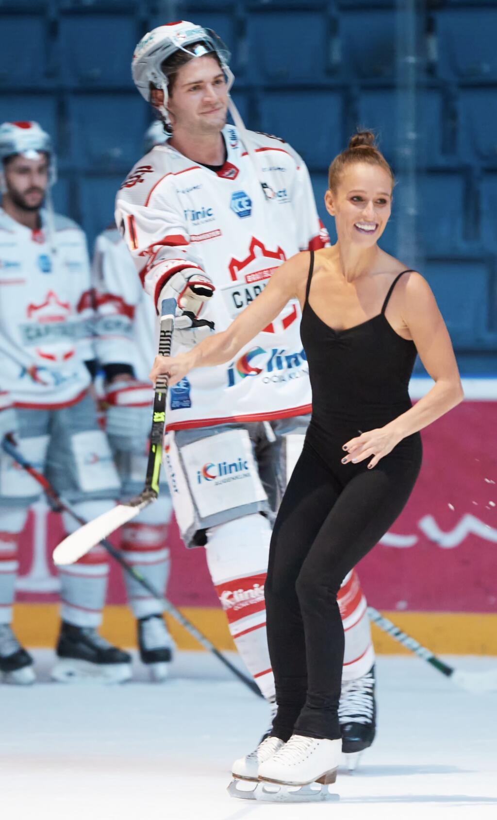 Bývalá slovenská krasokorčuliarka Oľga Beständigová (42) sa už nevedela dočkať, kedy sa opäť stane súčasťou zápasových šou klubu Bratislava Capitals, ktorý pôsobí v medzinárodnej Ice Hockey Laeague (IHL).