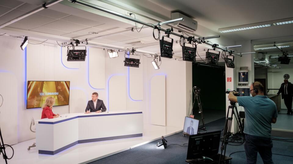 pravda tv, studio, pellegrini