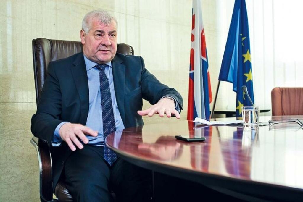Árpád Érsek: Diaľnice treba stavať juhom, v kopcoch je to drahé