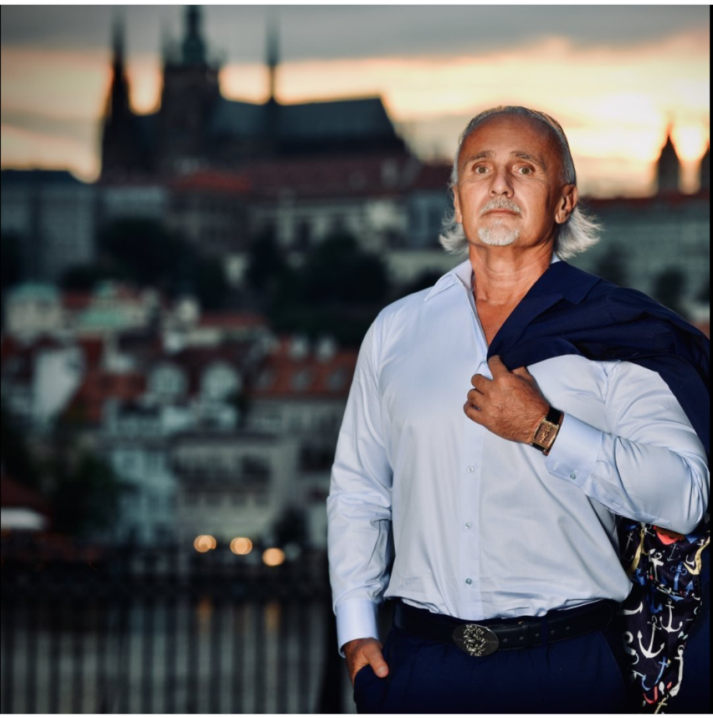 Český milionár Richard Chlad prezradil, čím si Belohorcová a Hájek prešli po presťahovaní sa do Európy.