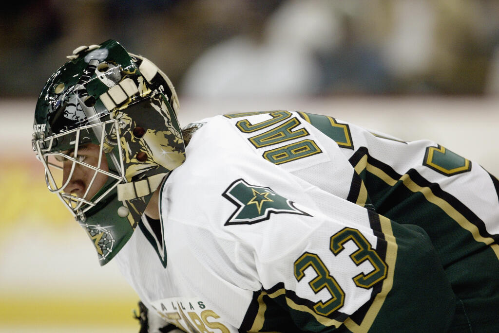 Jason Bacashihua odohral niekoľko prípravných zápasov aj za Dallas Stars.
