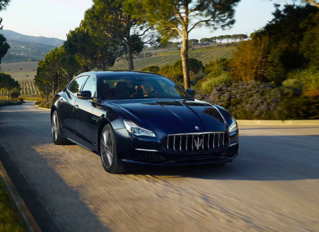 Tomáš Tatar údajne takisto vlastní luxusné Masseratti Quattroporte, ktoré stojí 115-tisíc eur.