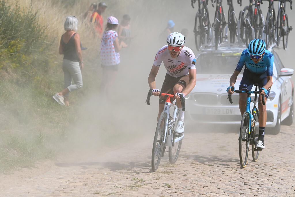 Na cyklistov čakalo jedenásť úsekov s kockami, ktoré ich v 5. etape poriadne vyčerpali a preverili.
