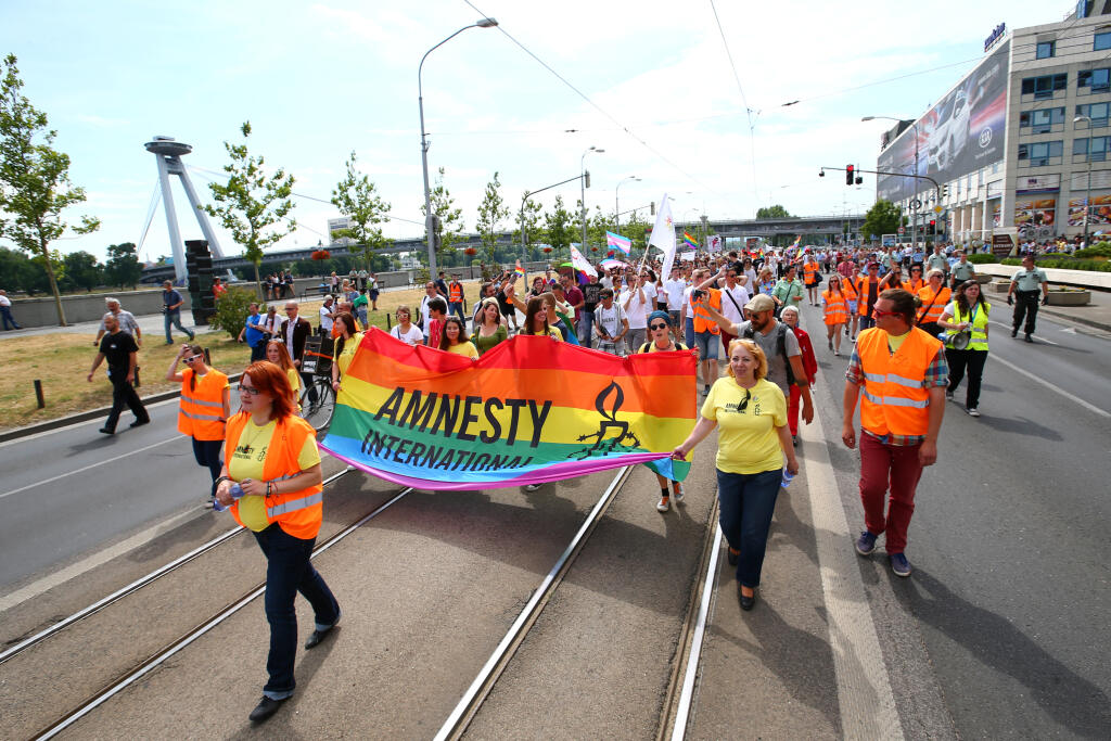 Regióny: Dúhový Pride - tradičný dúhový pochod v centre Bratislavy za práva homosexuálov.