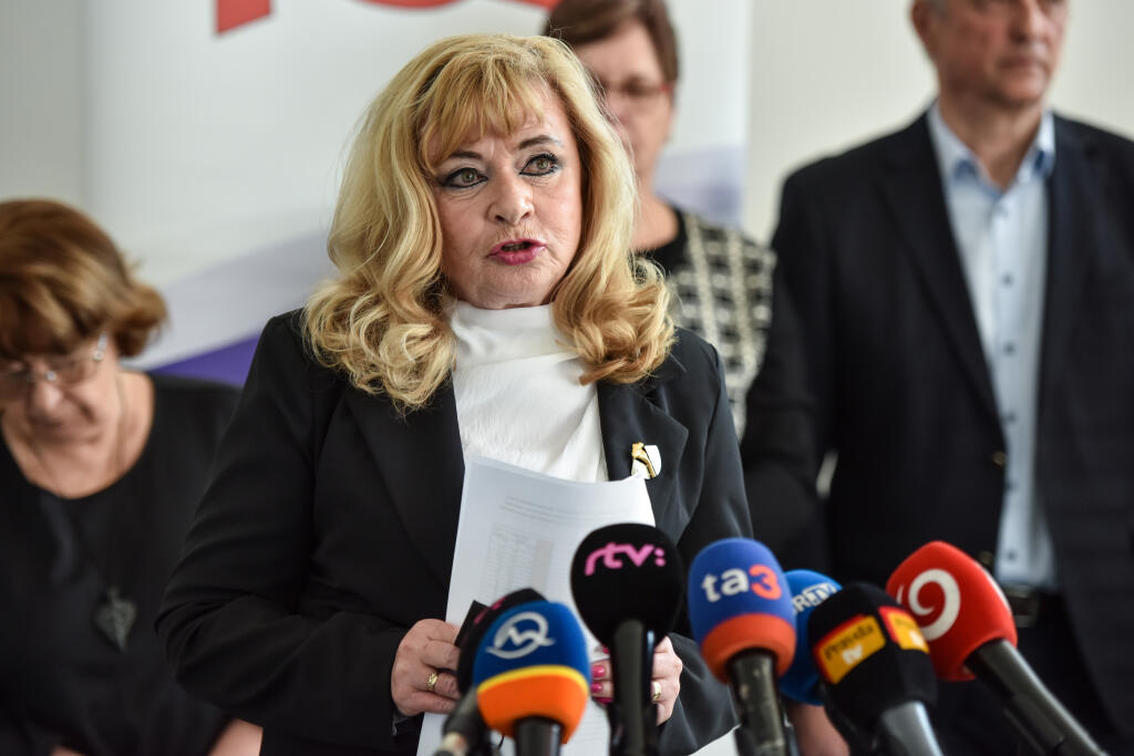 Na snímke prezidentka Asociácie na ochranu práv pacientov SR Mária Lévyová počas spoločnej tlačovej konferencie Jednoty dôchodcov na Slovensku a OZ KOVO 14. marca 2022 v Bratislave. FOTO TASR - Pavol Zachar