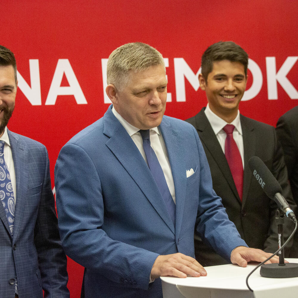 Pracovný snem strany SMER-SD v ich centrále. Na brífingu panovala dobrá atmosféra.
