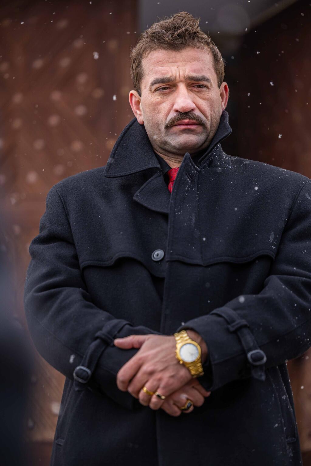 Milan Ondrík ako obávaný mafiánsky bos Mikuláš Černák.
