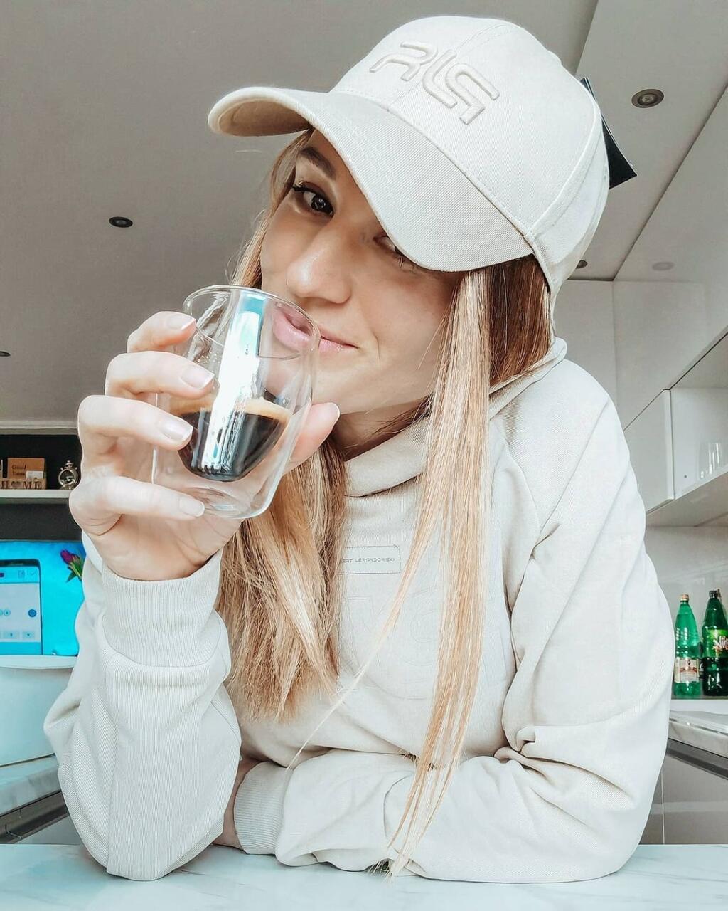 Paulina Fialková propaguje na sociálnych sieťach hlavne svojich sponzorov.