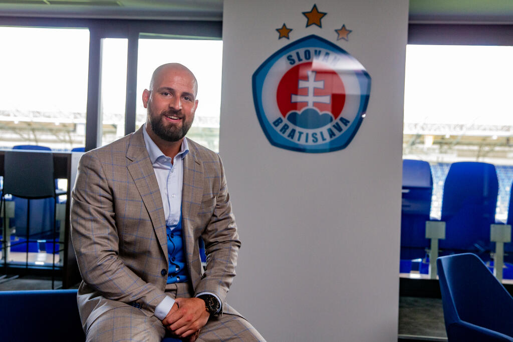 Generálny riaditeľ Slovana Bratislava pre Šport24.sk vysvetľoval dôvody výmeny trávnika.