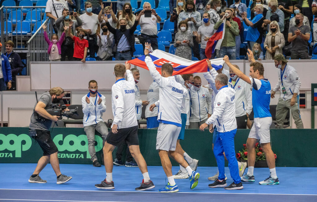Slovenskí tenisti vyhrali nad Čile 3:1 a postúpili do kvalifikácie o finálový turnaj.