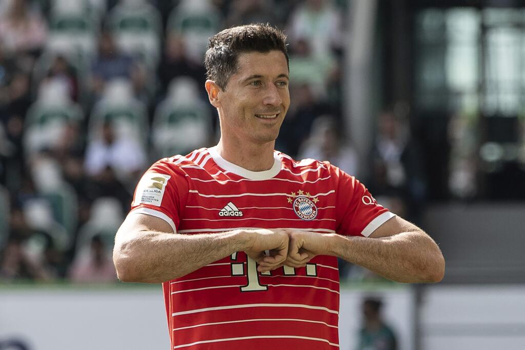 Najviac hetrikov: Messi a Ronaldo - 8, Lewandowski (5) a Benzema (4) sú za nimi...