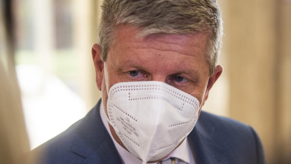 Na snímke minister zdravotníctva SR Vladimír Lengvarský (OĽaNO) prichádza na rokovanie 55. schôdze vlády SR v Bratislave 2. februára 2022. FOTO TASR - Jakub Kotian